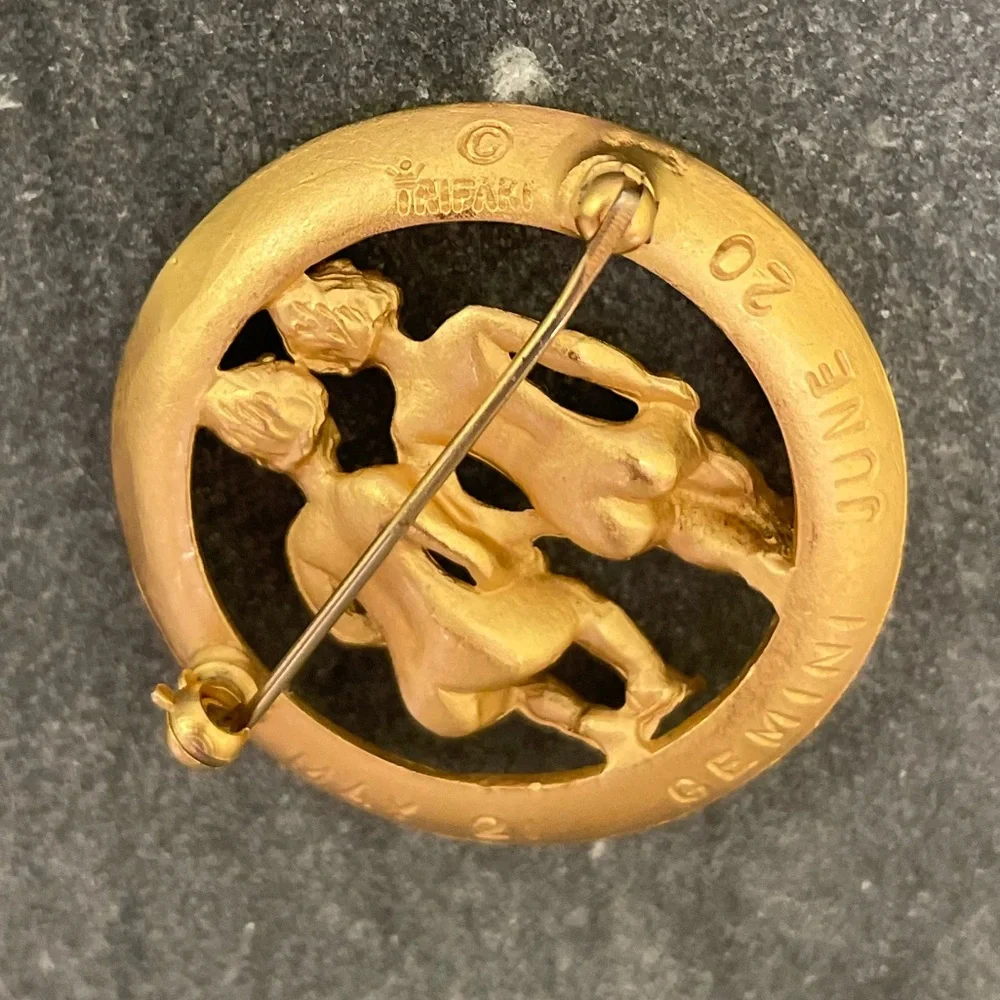 Vintage Trifari Gemini Twins Zodiac Gold Brooch Ad Piece
